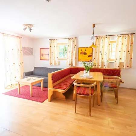 Ennsling Apartment *
